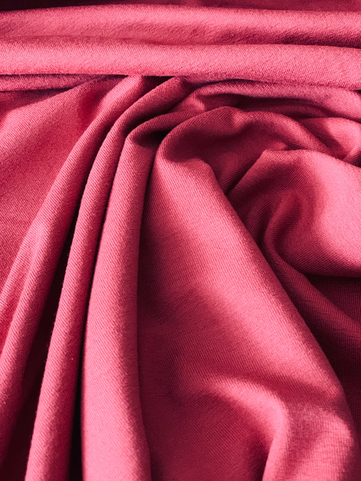 Luxe Viscose Tricot in de kleur Marsala van Quality Textiles